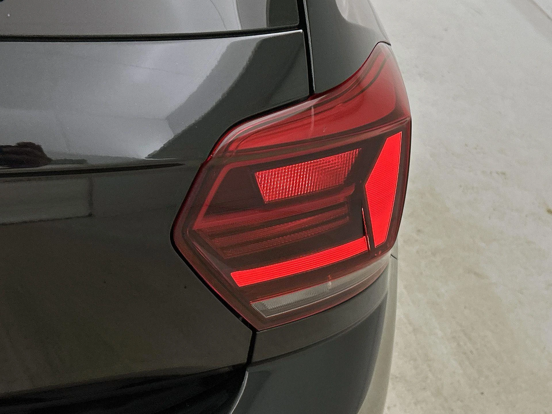 Volkswagen-Polo-image-12