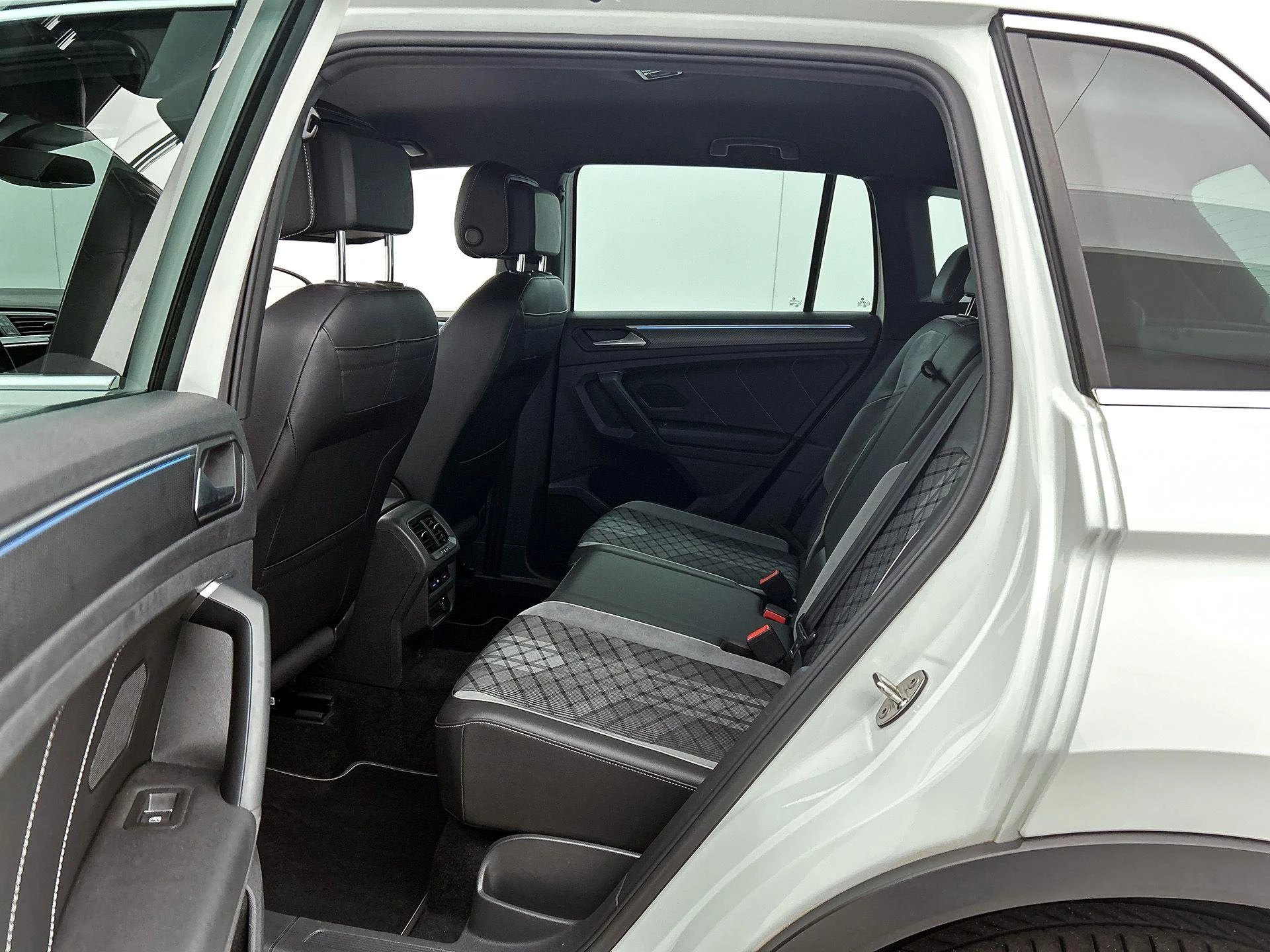 Volkswagen Tiguan 1.4 TSI eHybrid R-Line Business+