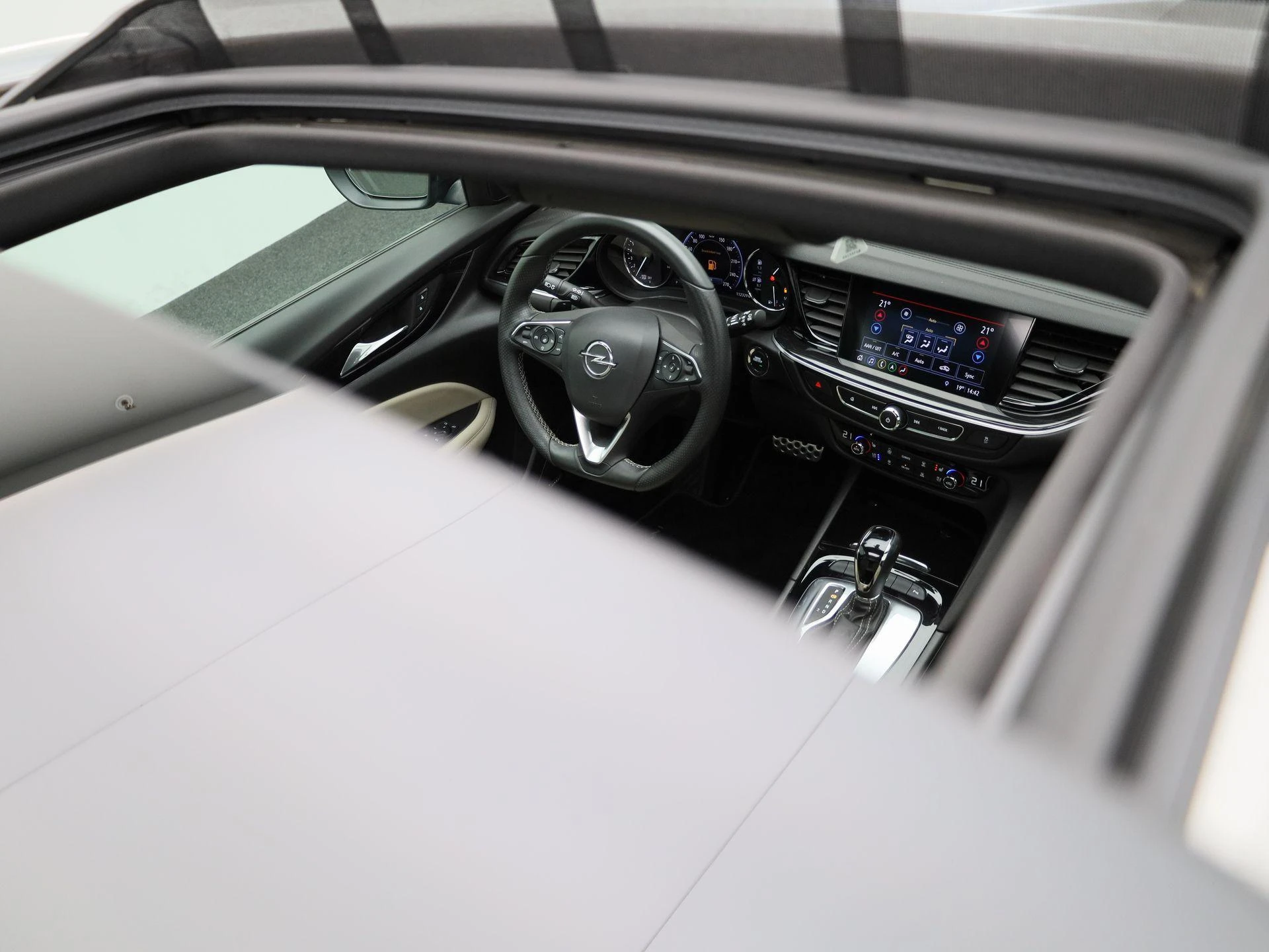 Opel-Insignia-image-36