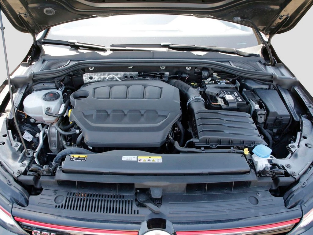 Volkswagen Golf VIII GTI 2.0 TSI DSG 17"AHK Navi+VC ACC LED RFK+PDC SHZ