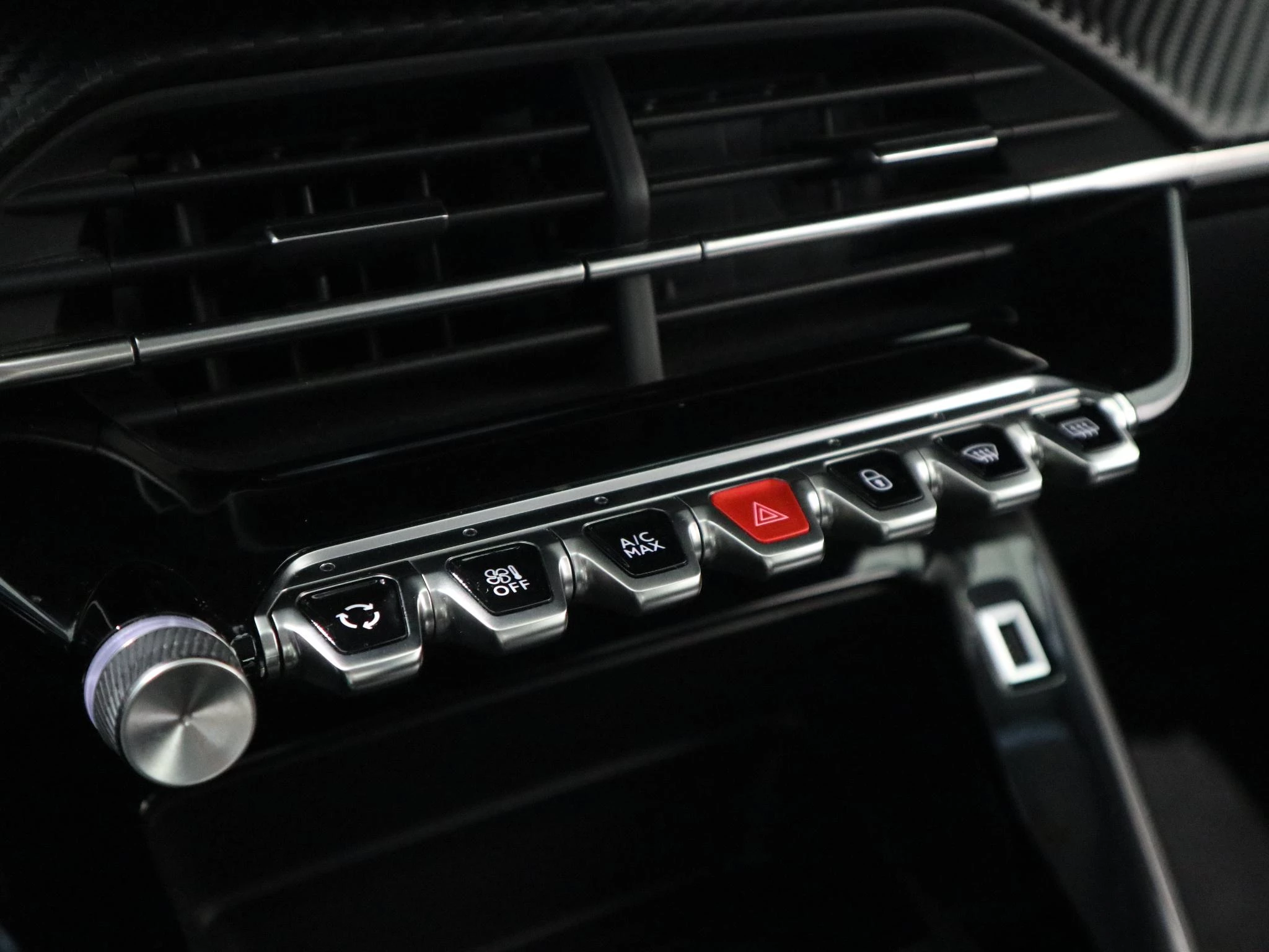 Peugeot-208-image-13