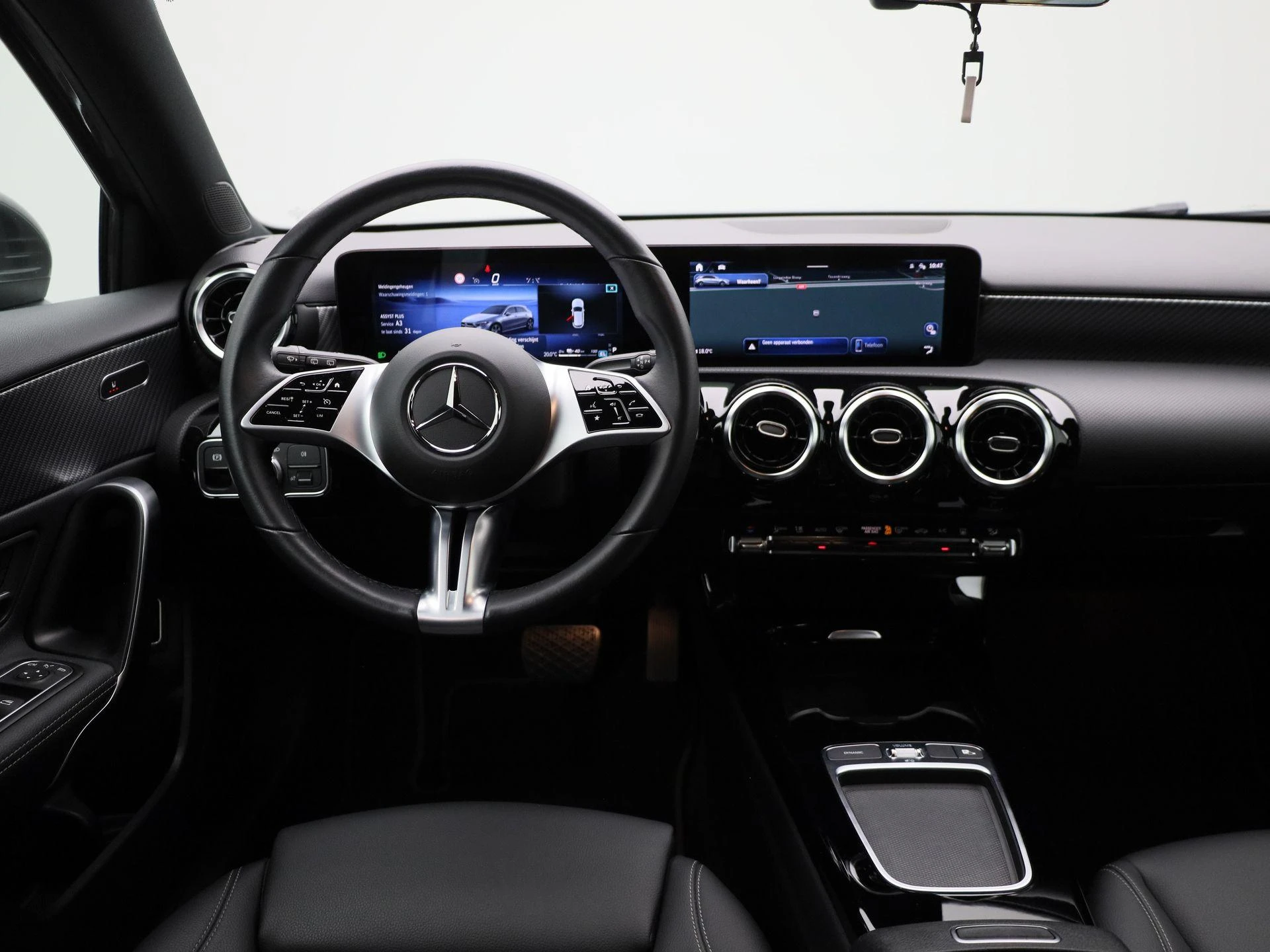 Mercedes-Benz-A-Klasse-image-6