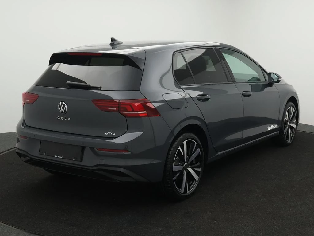 Volkswagen Golf VIII Golf Life Business 1.5 eTSI 85 kW (116 pk) DSG // DEMO
