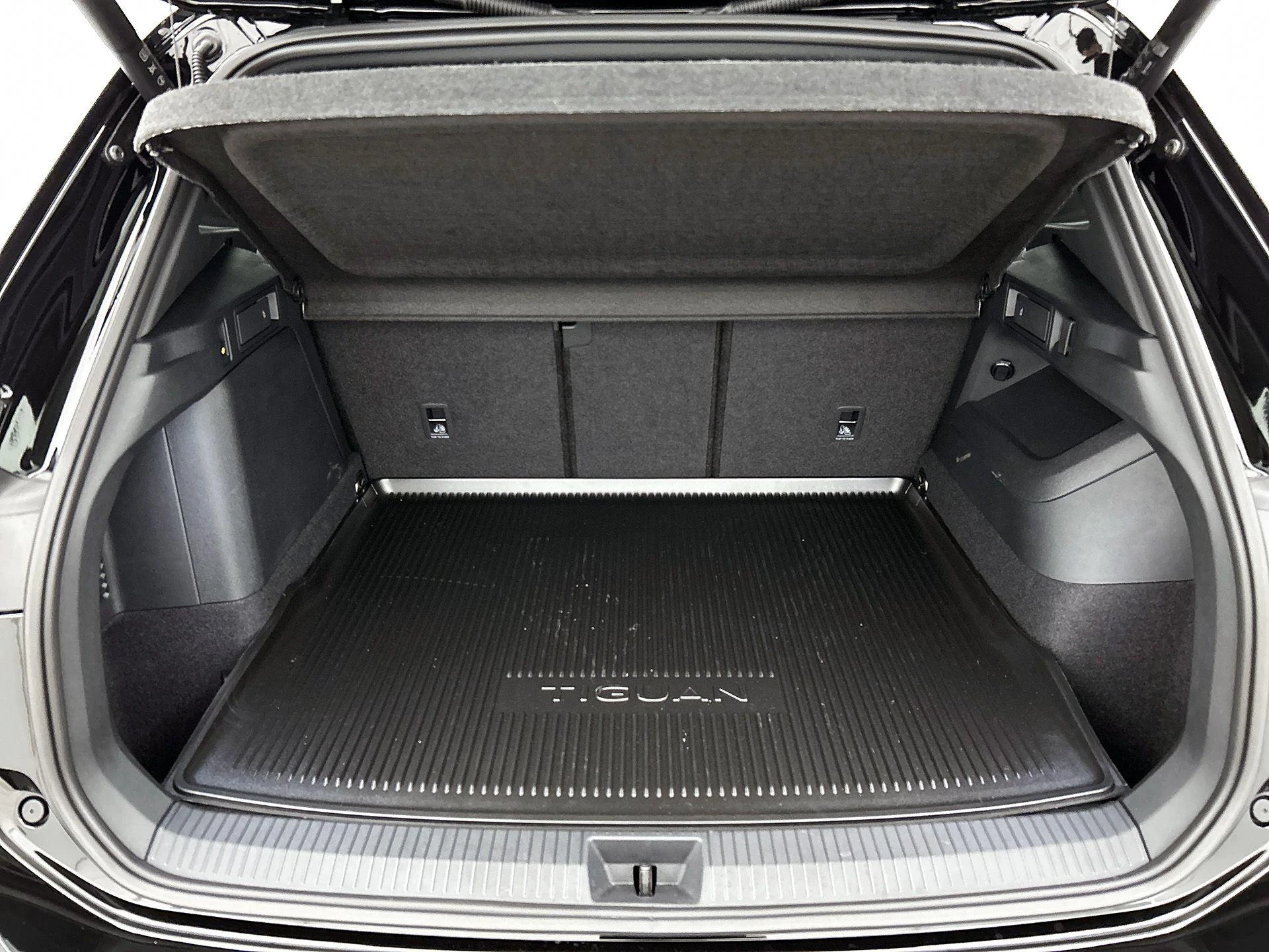 Volkswagen-Tiguan-image-36