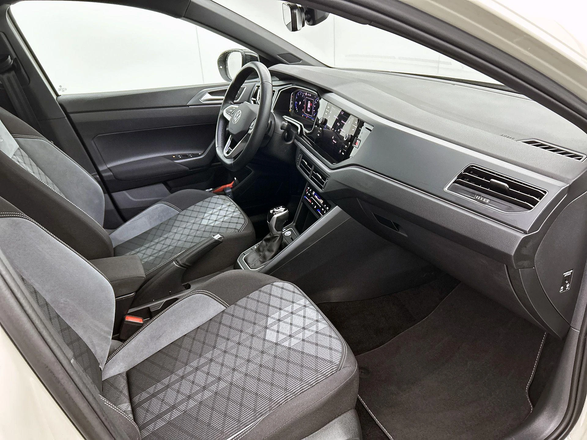 Volkswagen-Taigo-image-23