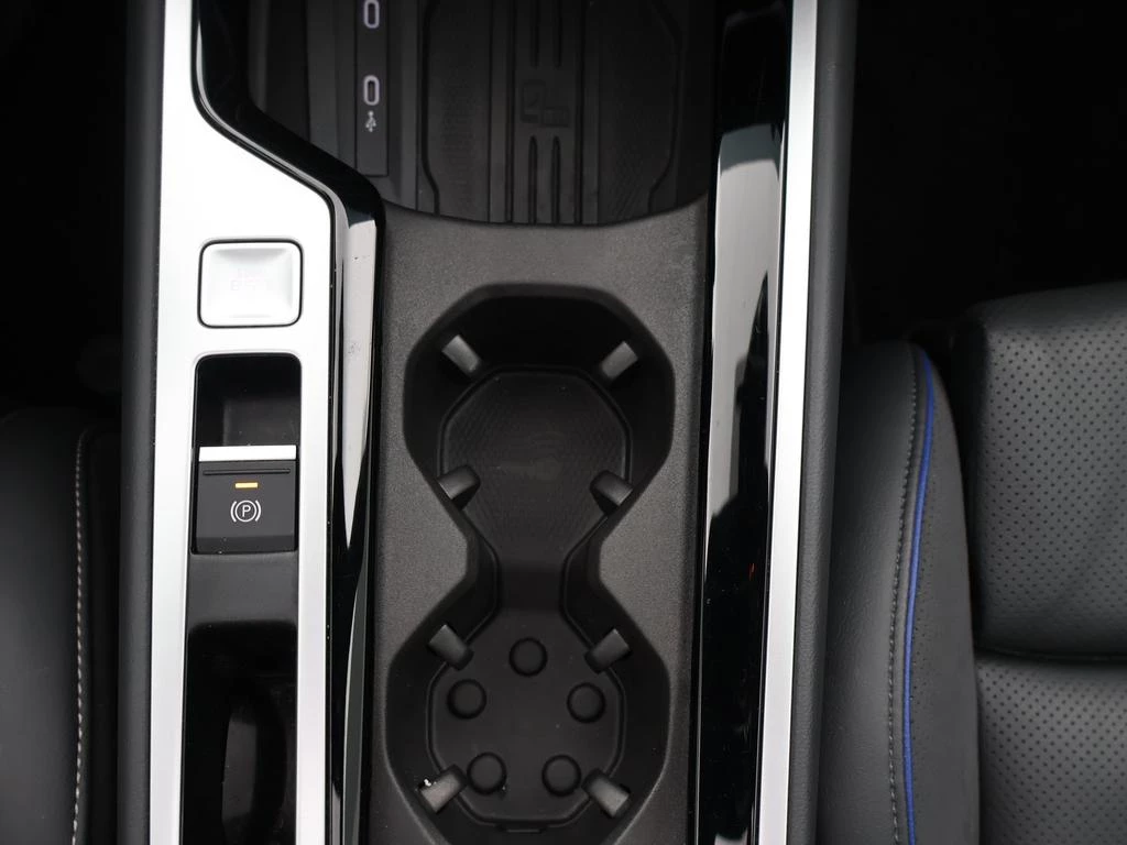 Volkswagen-Passat-image-25