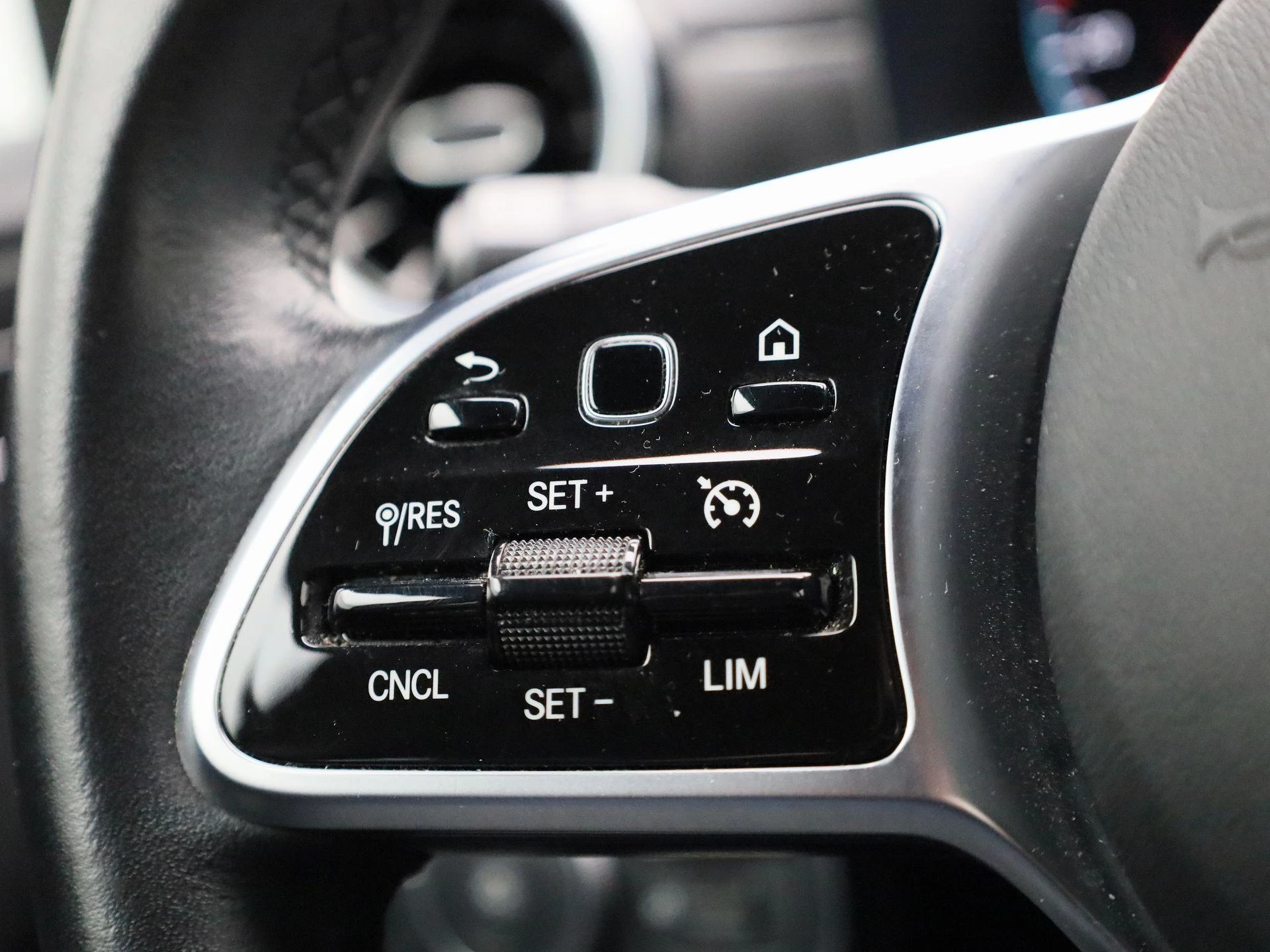 Mercedes-Benz-A-Klasse-image-17