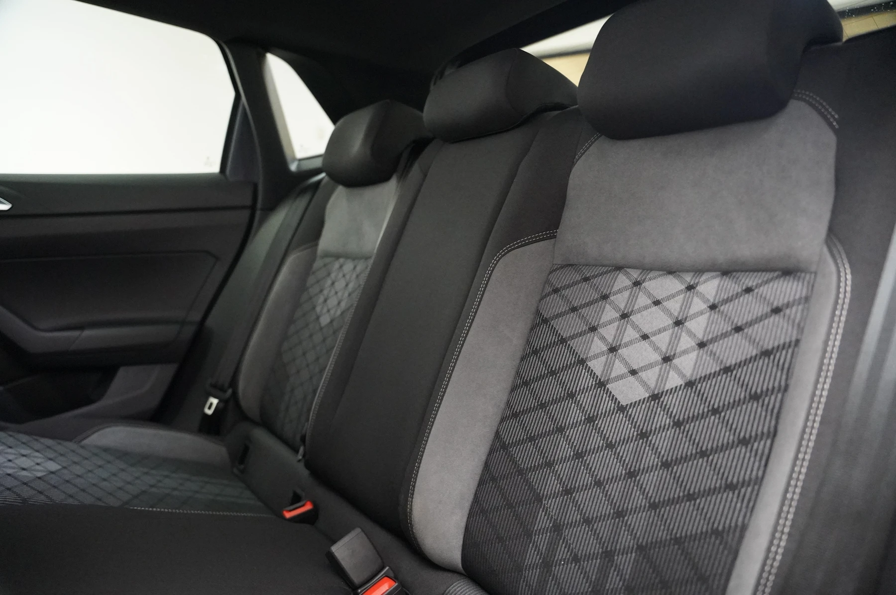 Volkswagen-Polo-image-30