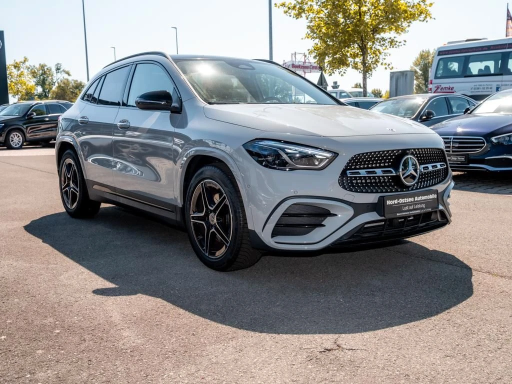 Mercedes-Benz-GLA 200 d-image-4