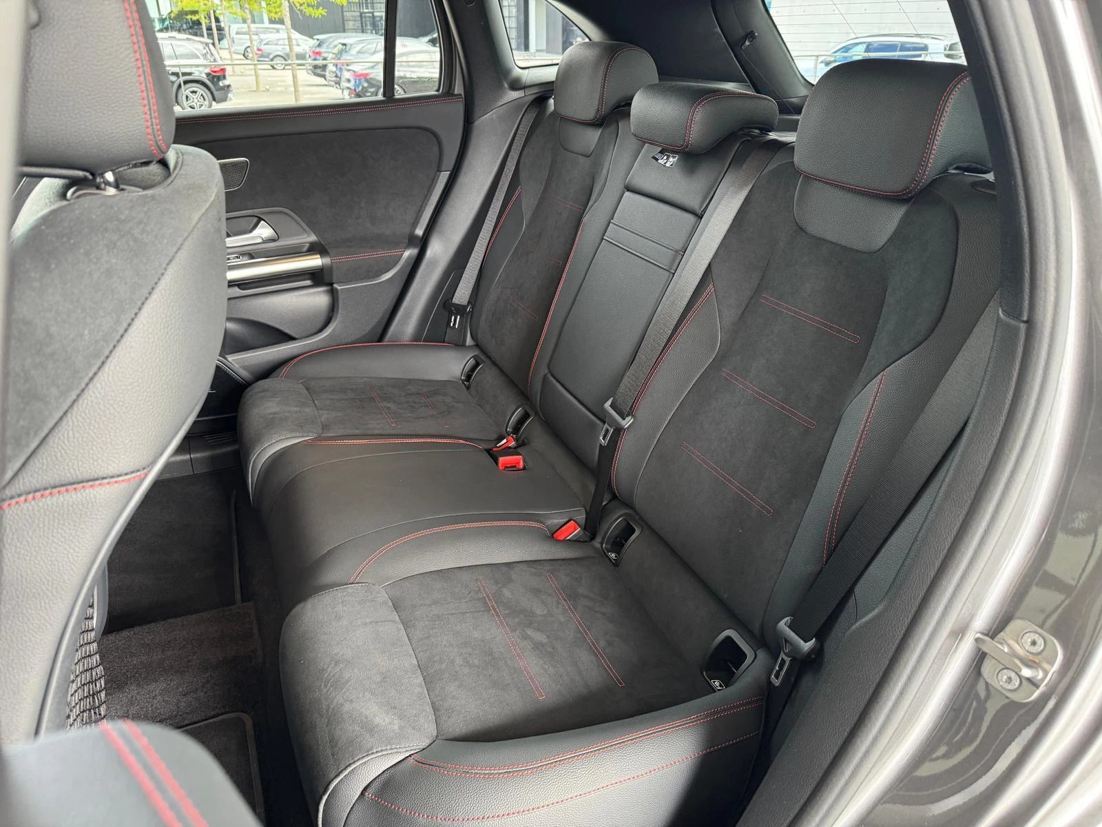 Mercedes-Benz-EQA-image-9
