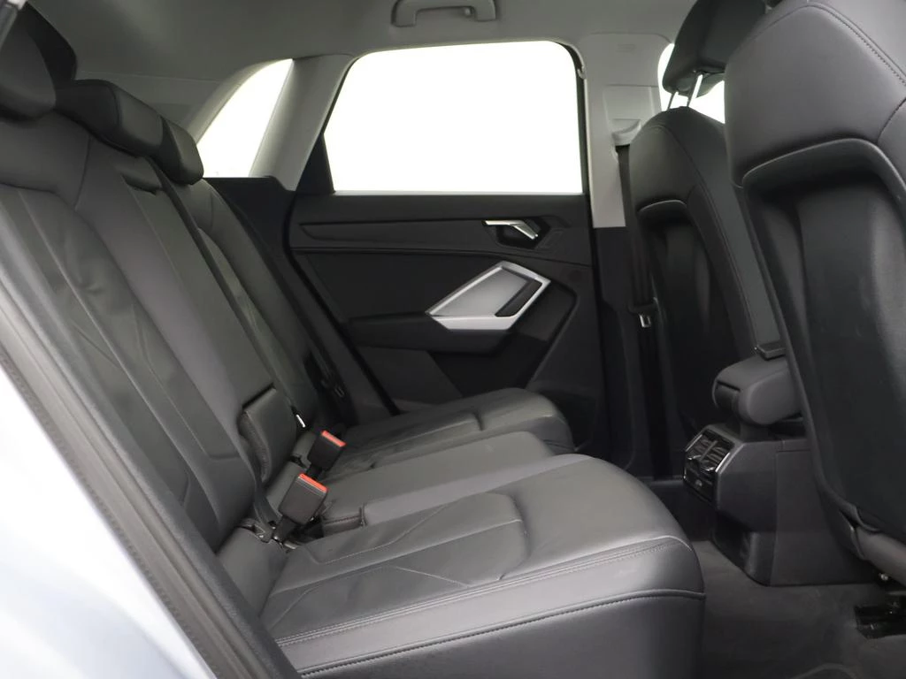 Audi Q3 PHEV Audi Q3 PHEV Attraction 45TFSIe 245PK *AUTOMAAT*LEDER*NAVI*PDC*CRUISE*VIRTUAL COCKPIT*...*