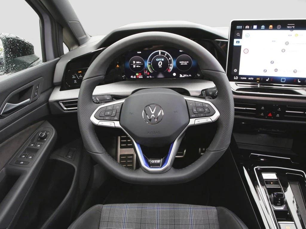 Volkswagen-Golf-image-13