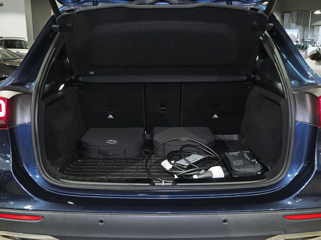 Mercedes-Benz-GLA 250 e-image-13