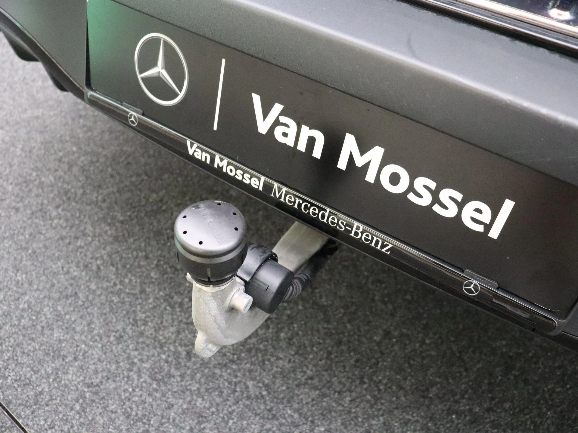 Mercedes-Benz-EQA-image-22