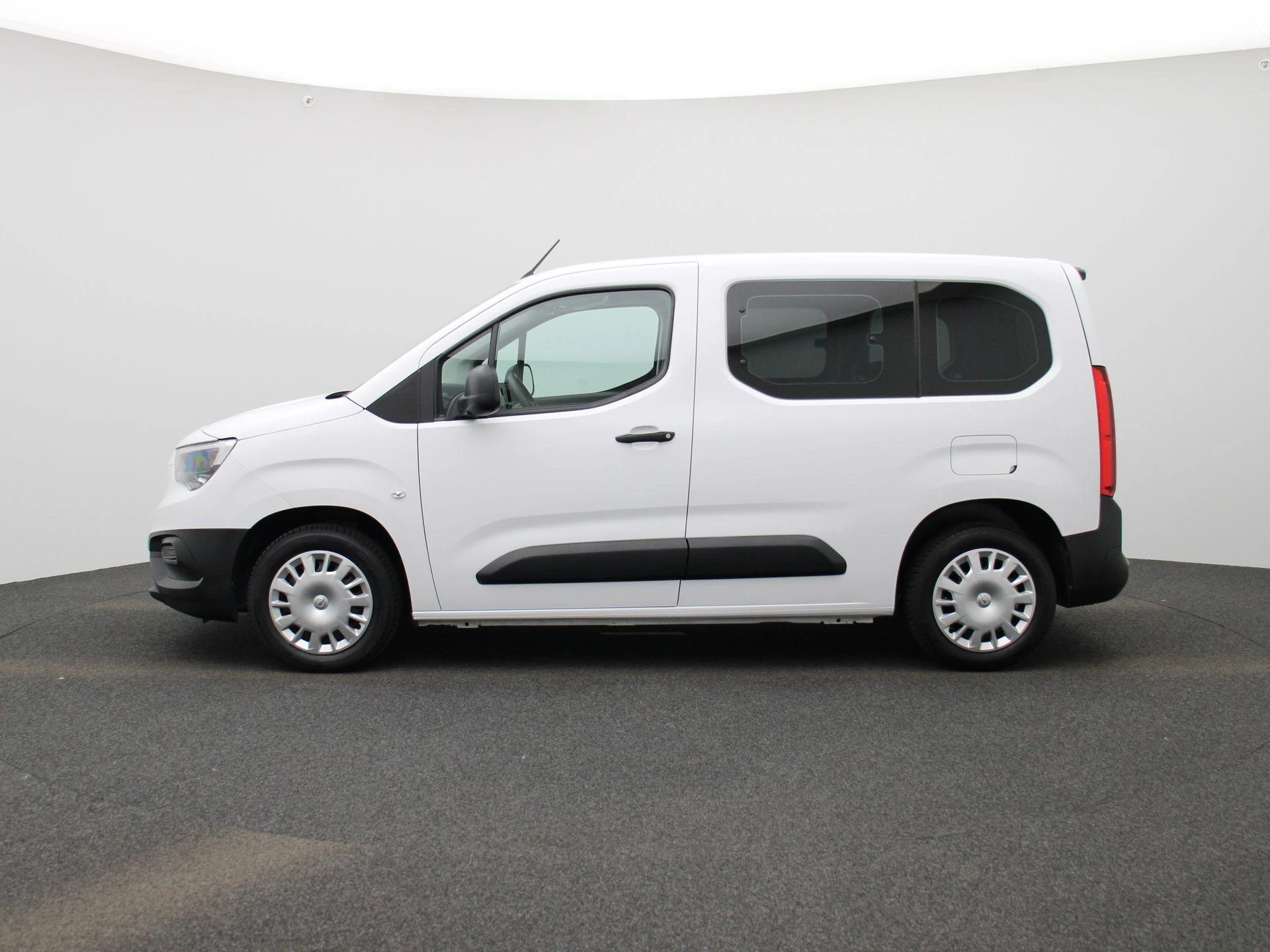 Opel-Combo Life-image-3