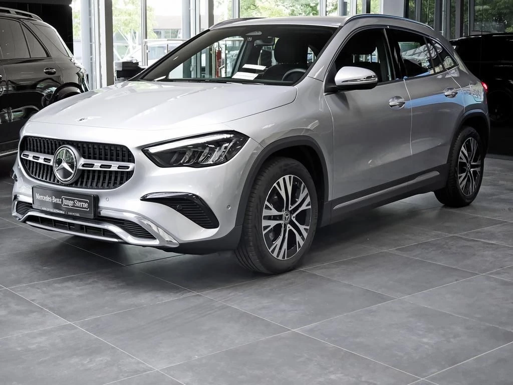 Mercedes-Benz-GLA 200 d-image-6