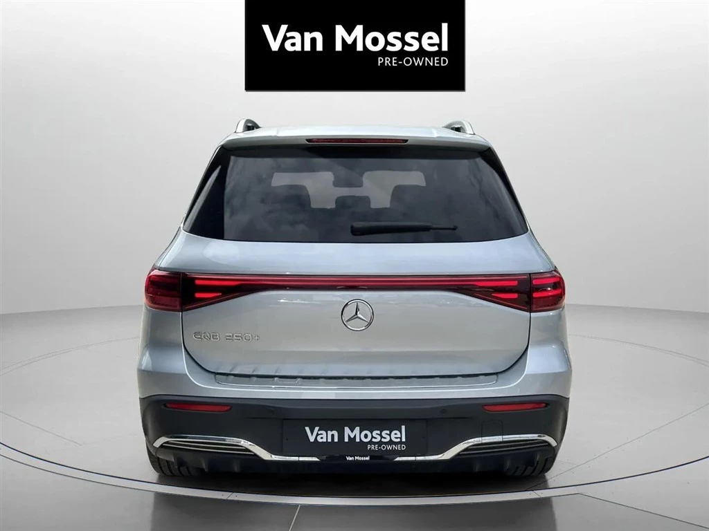 Mercedes-Benz-EQB-image-5