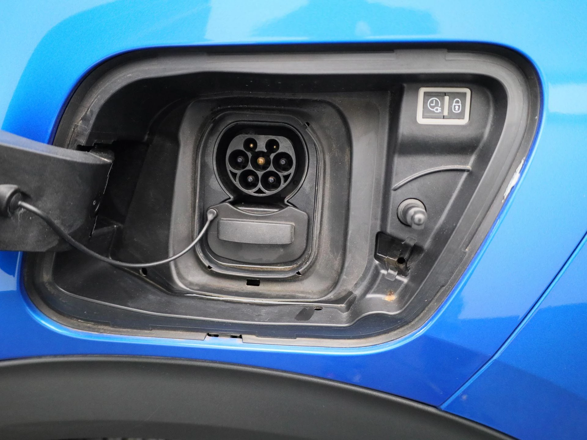 Peugeot-e-2008-image-13