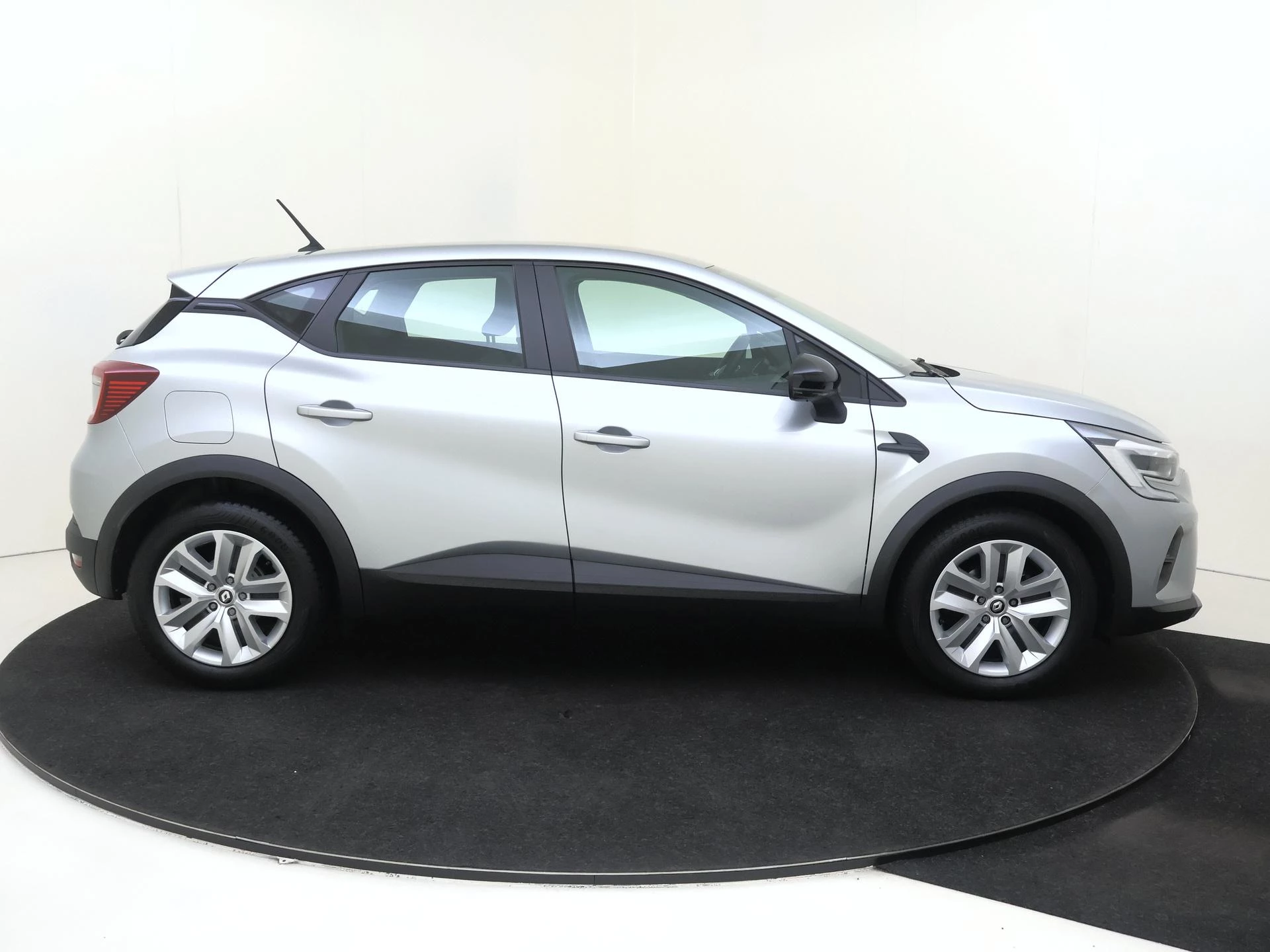 Renault-Captur-image-4