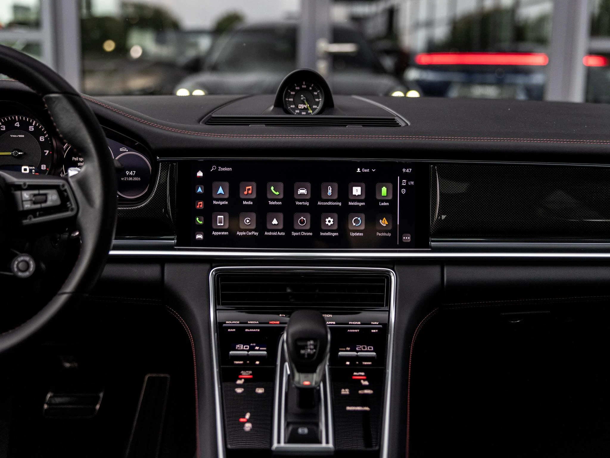 Porsche-Panamera-image-28