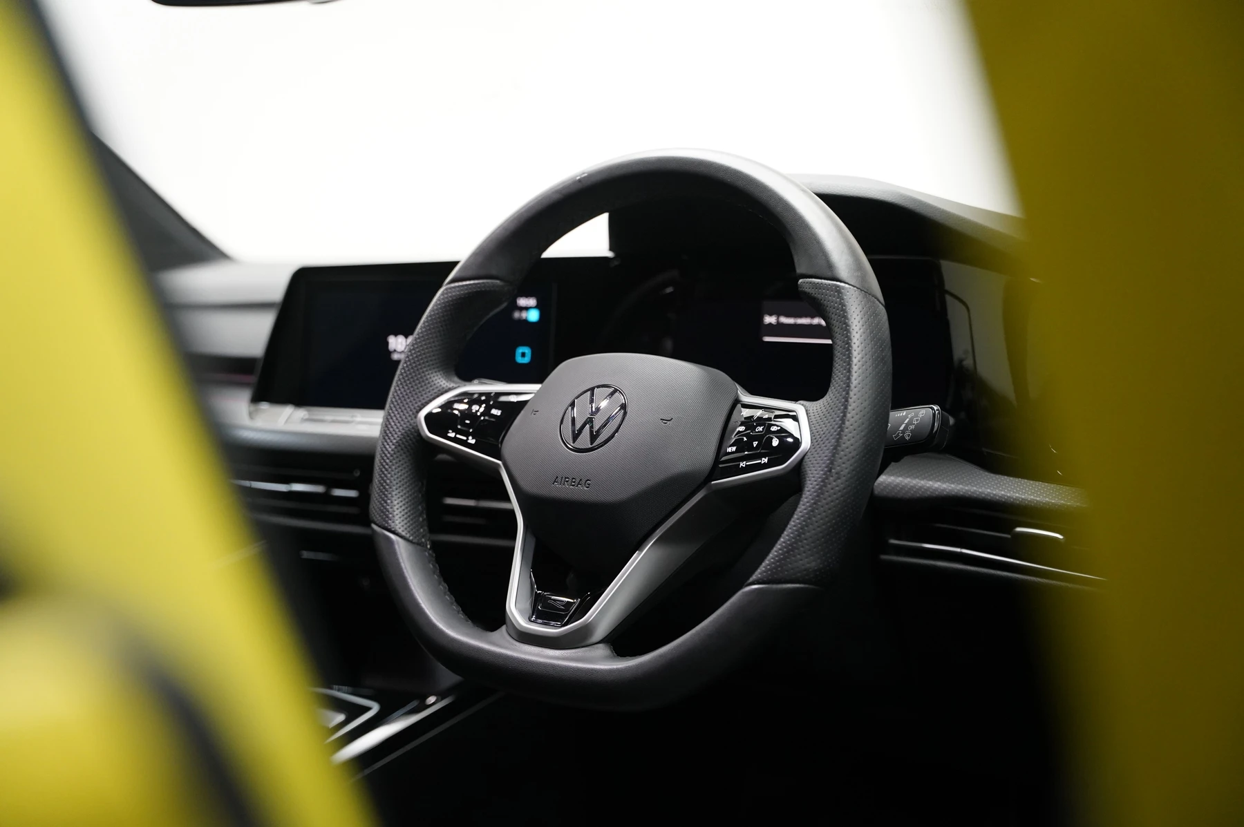 Volkswagen-Golf-image-16