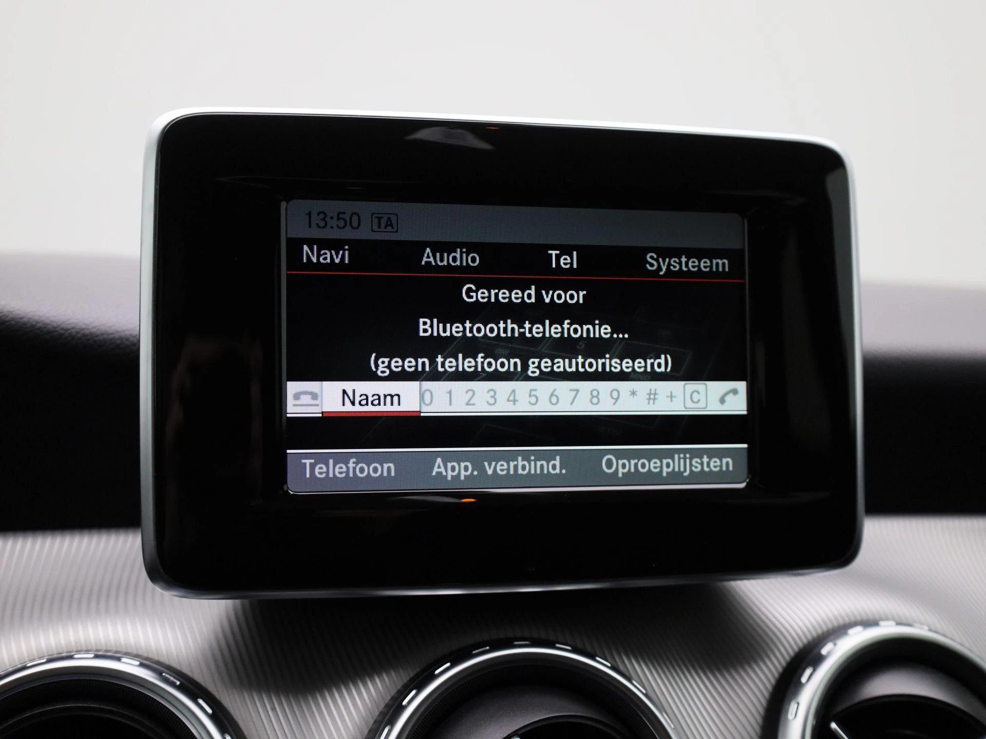 Mercedes-Benz-GLA-image-20