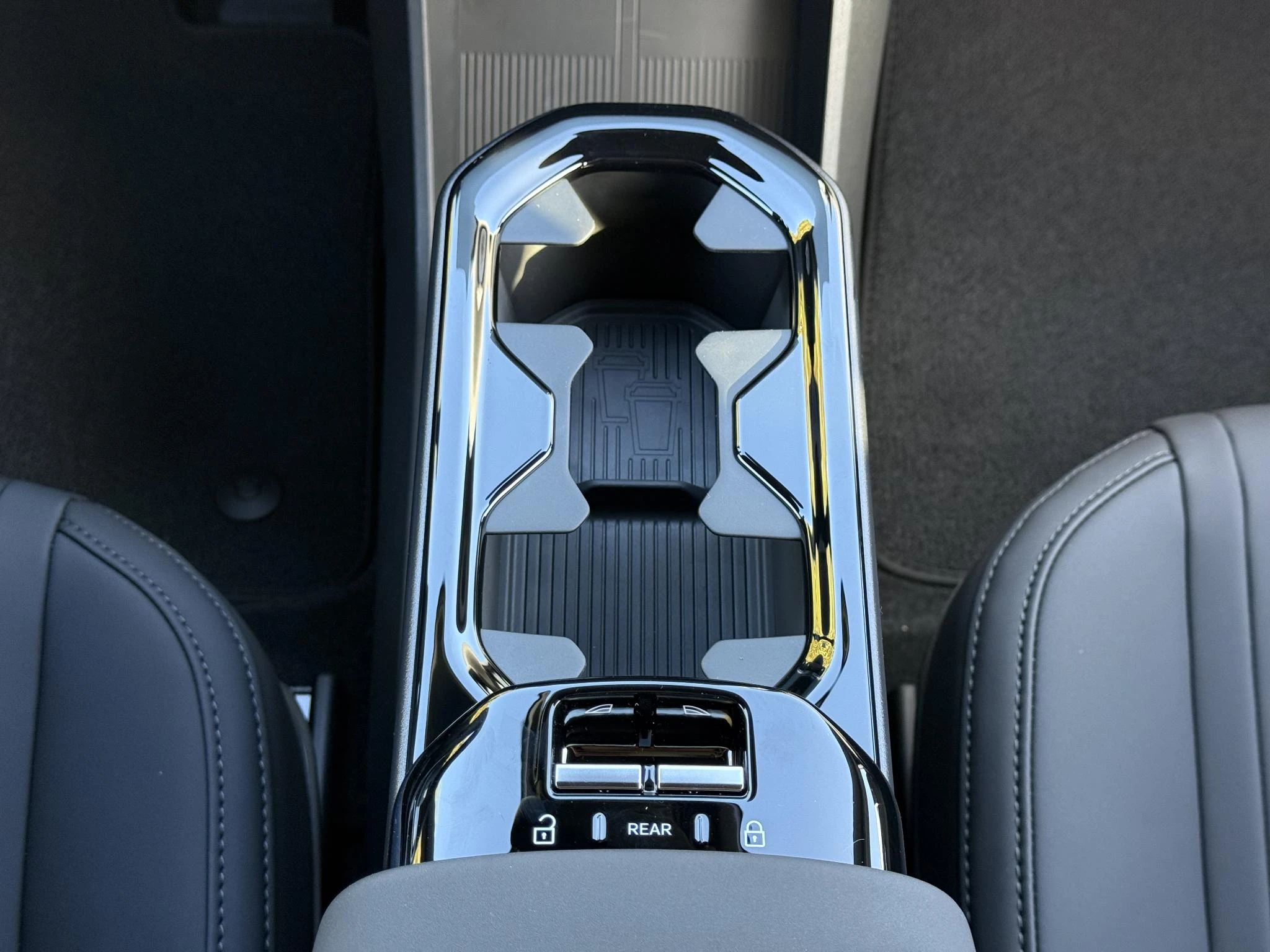 Volvo-EX30-image-23