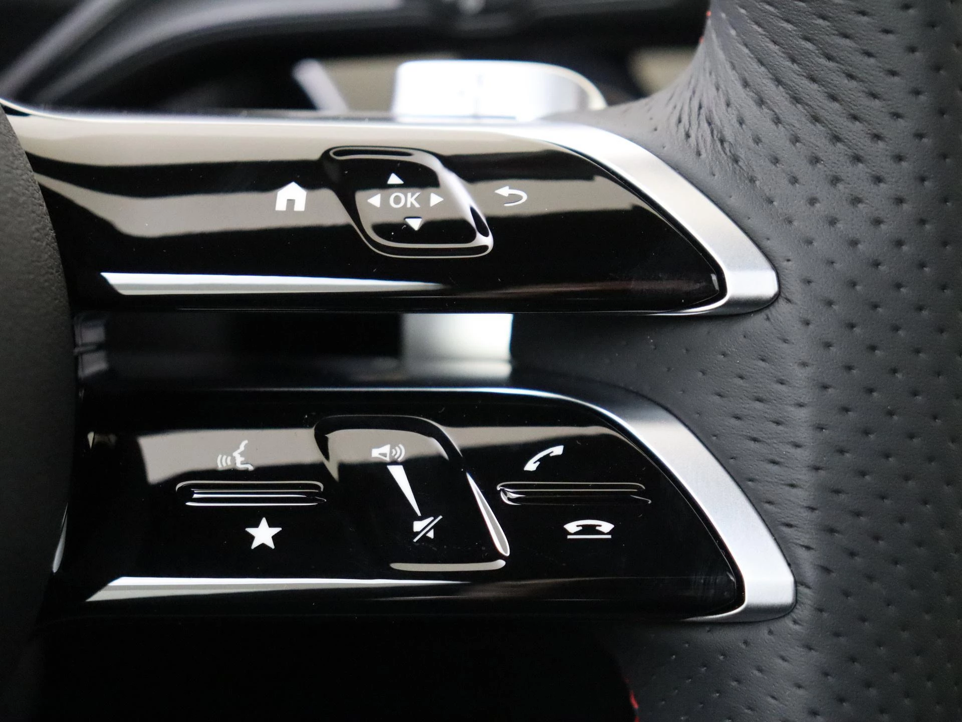 Mercedes-Benz-CLA-image-13