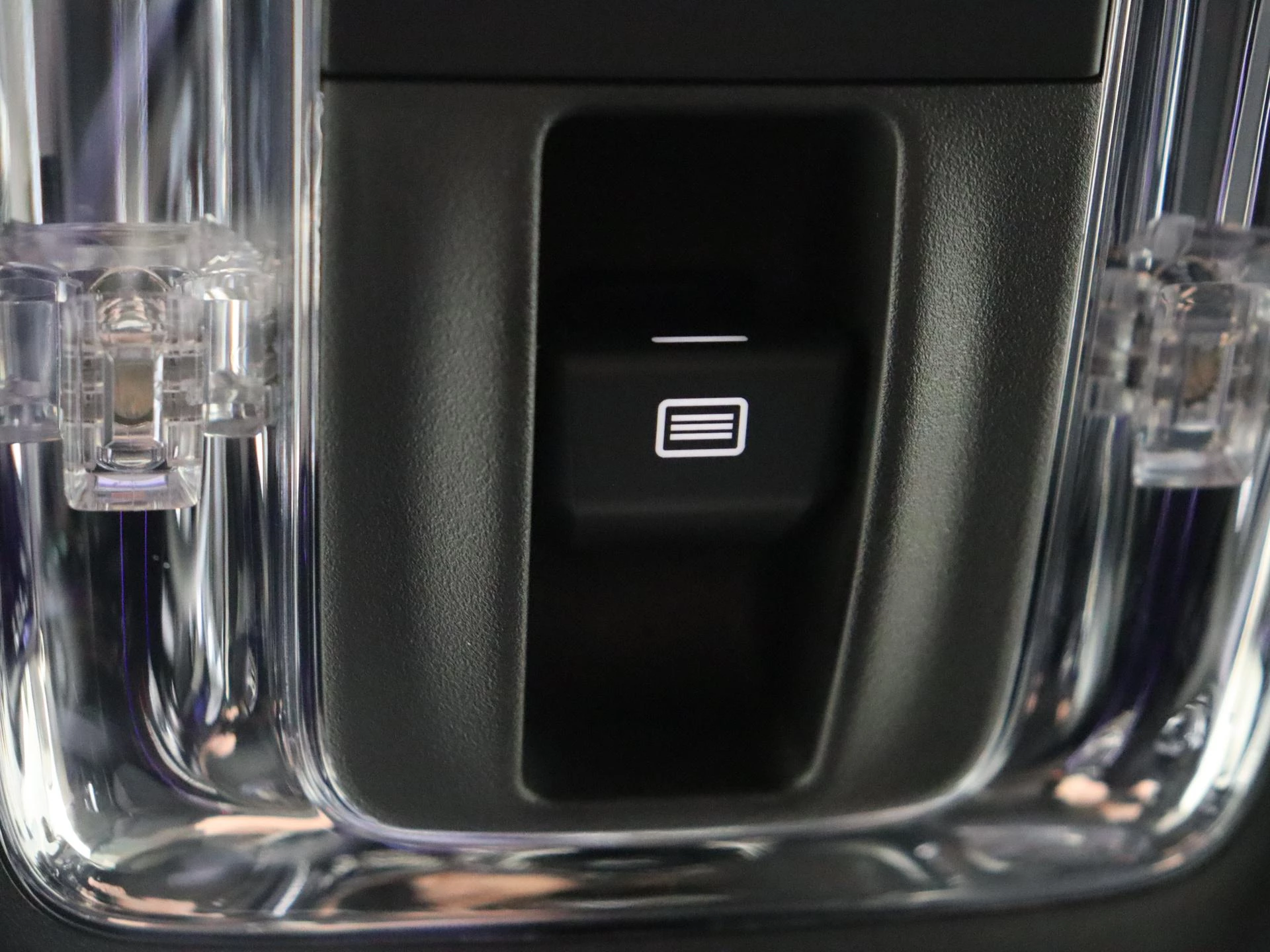 Mercedes-Benz-GLA-image-23