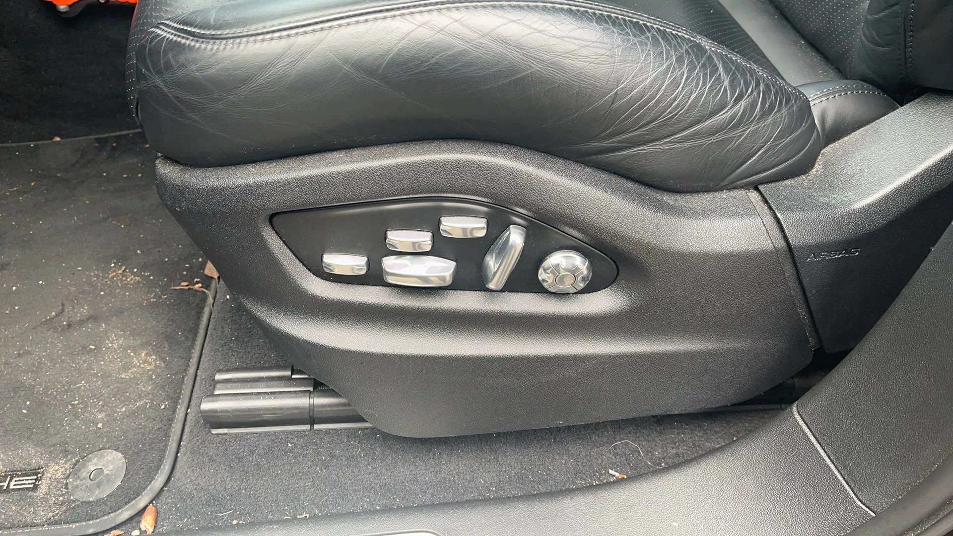 Porsche-Cayenne-image-14