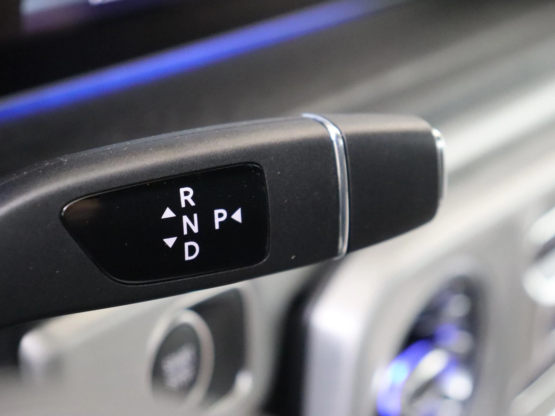 Mercedes-Benz-G-Klasse-image-16