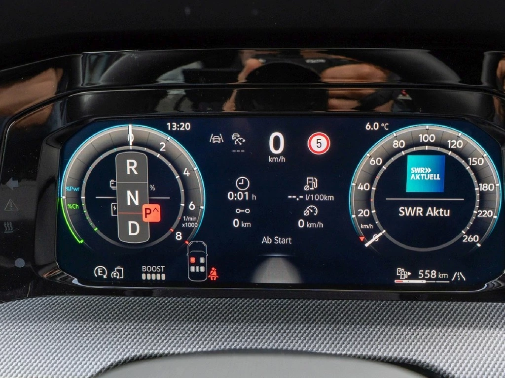 Volkswagen-Golf-image-16