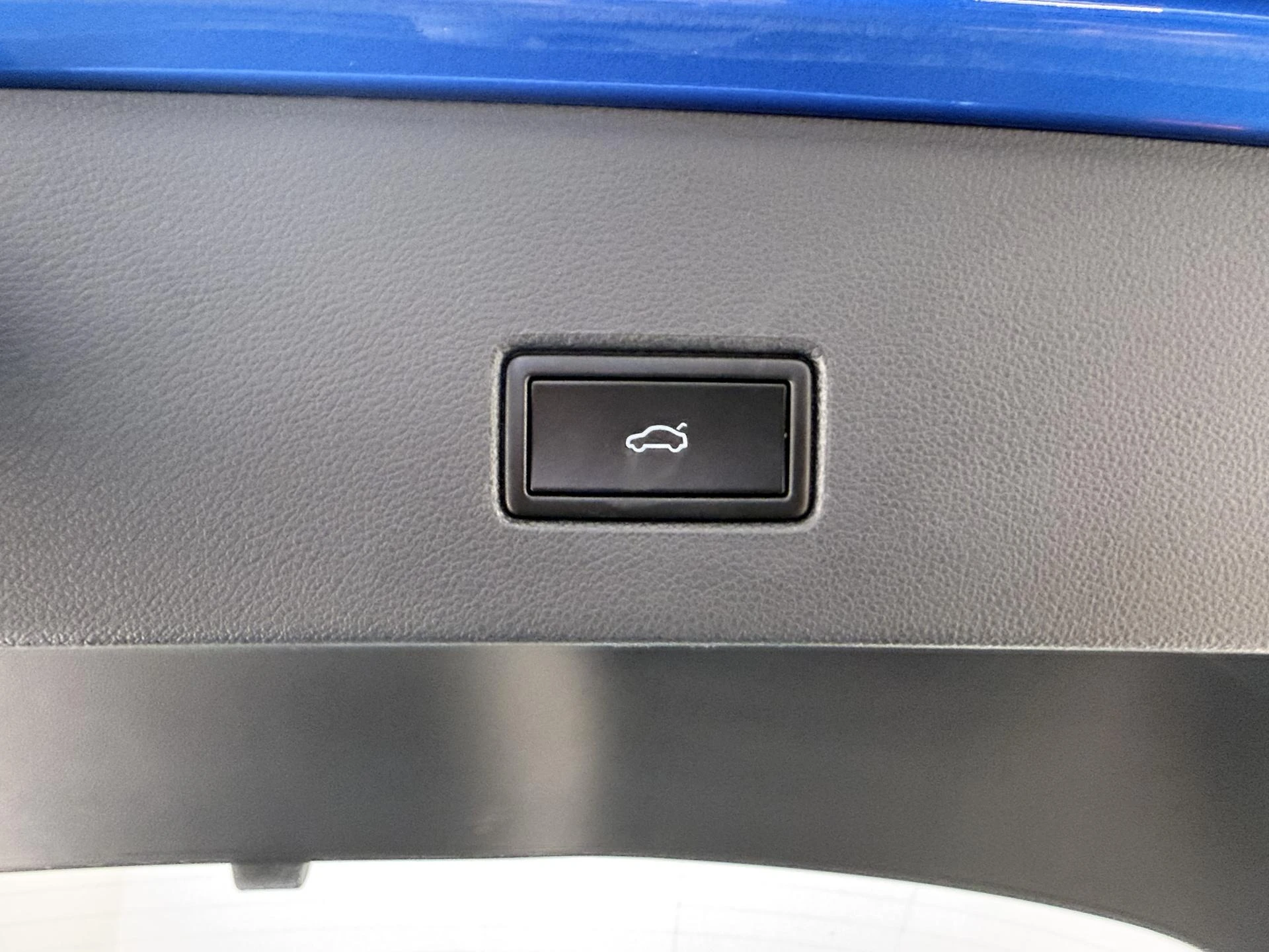 Volkswagen-T-Roc-image-25