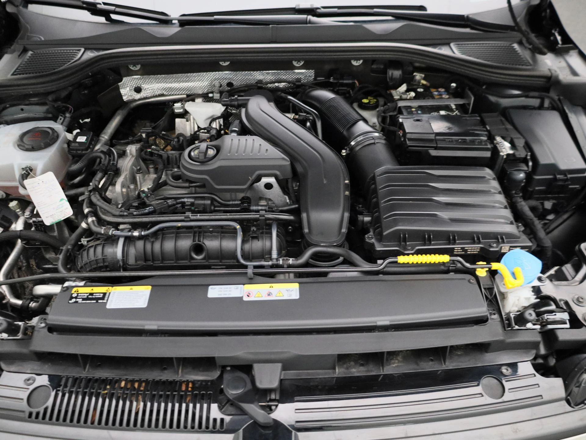 Volkswagen Golf 1.5 eTSI R-Line Edition