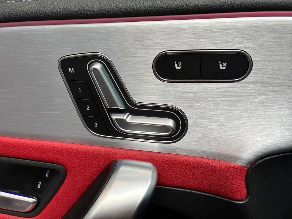 Mercedes-AMG-A-Klasse 35-image-8