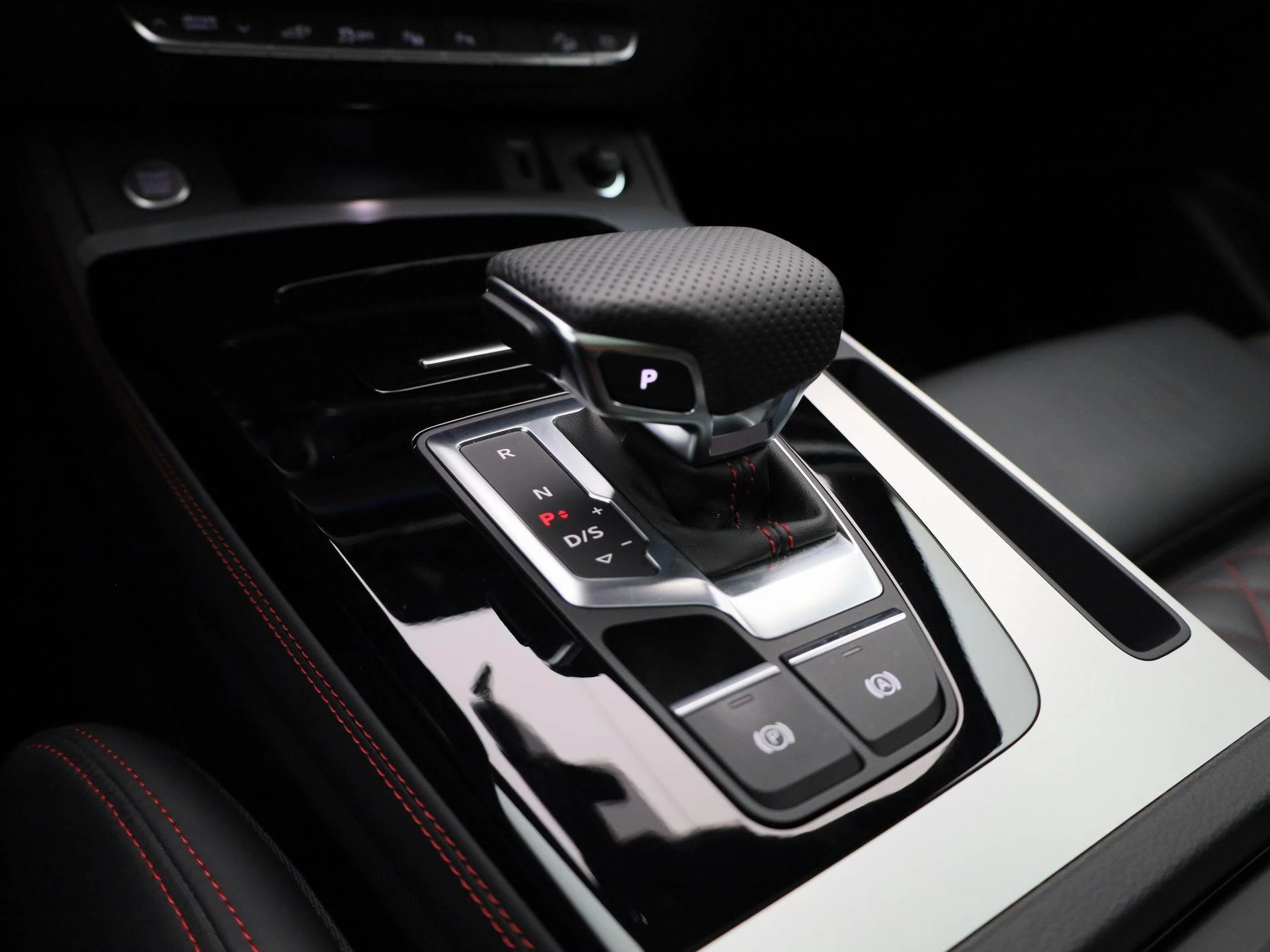 Audi Q5 50 TFSI e S edition Competition 299 PK