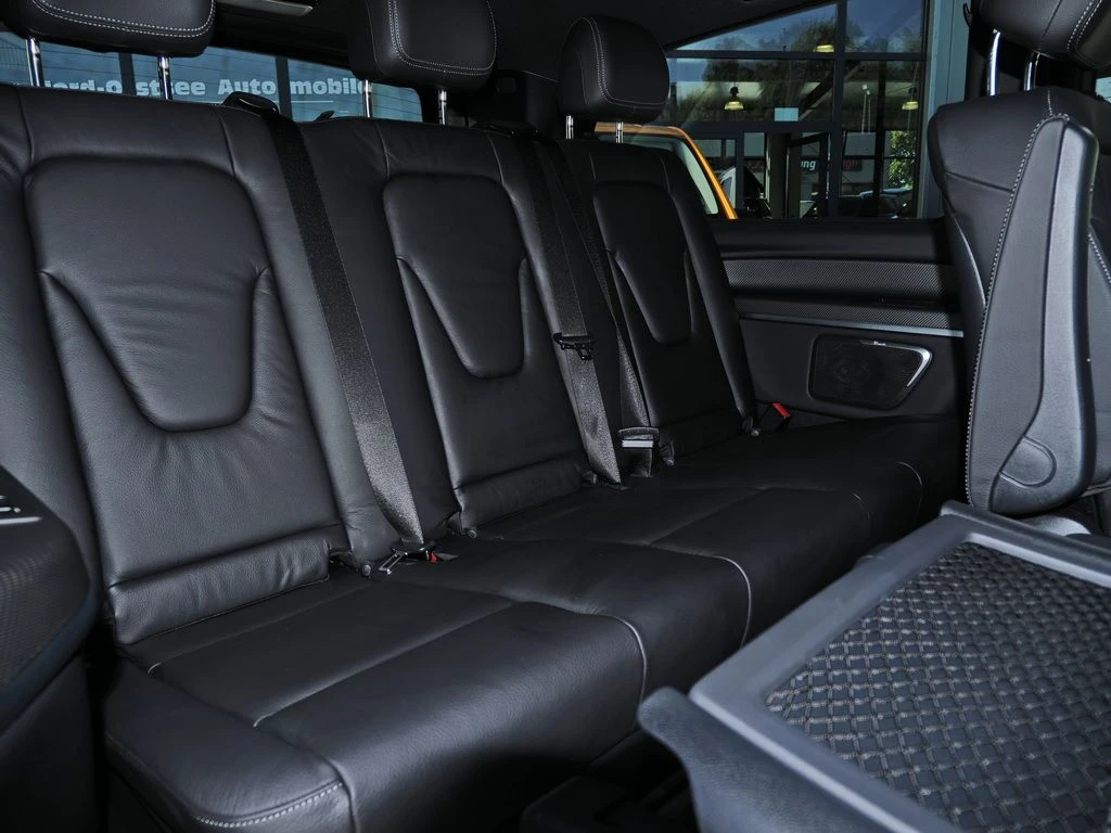 Mercedes-Benz-V-Klasse 300 d-image-11
