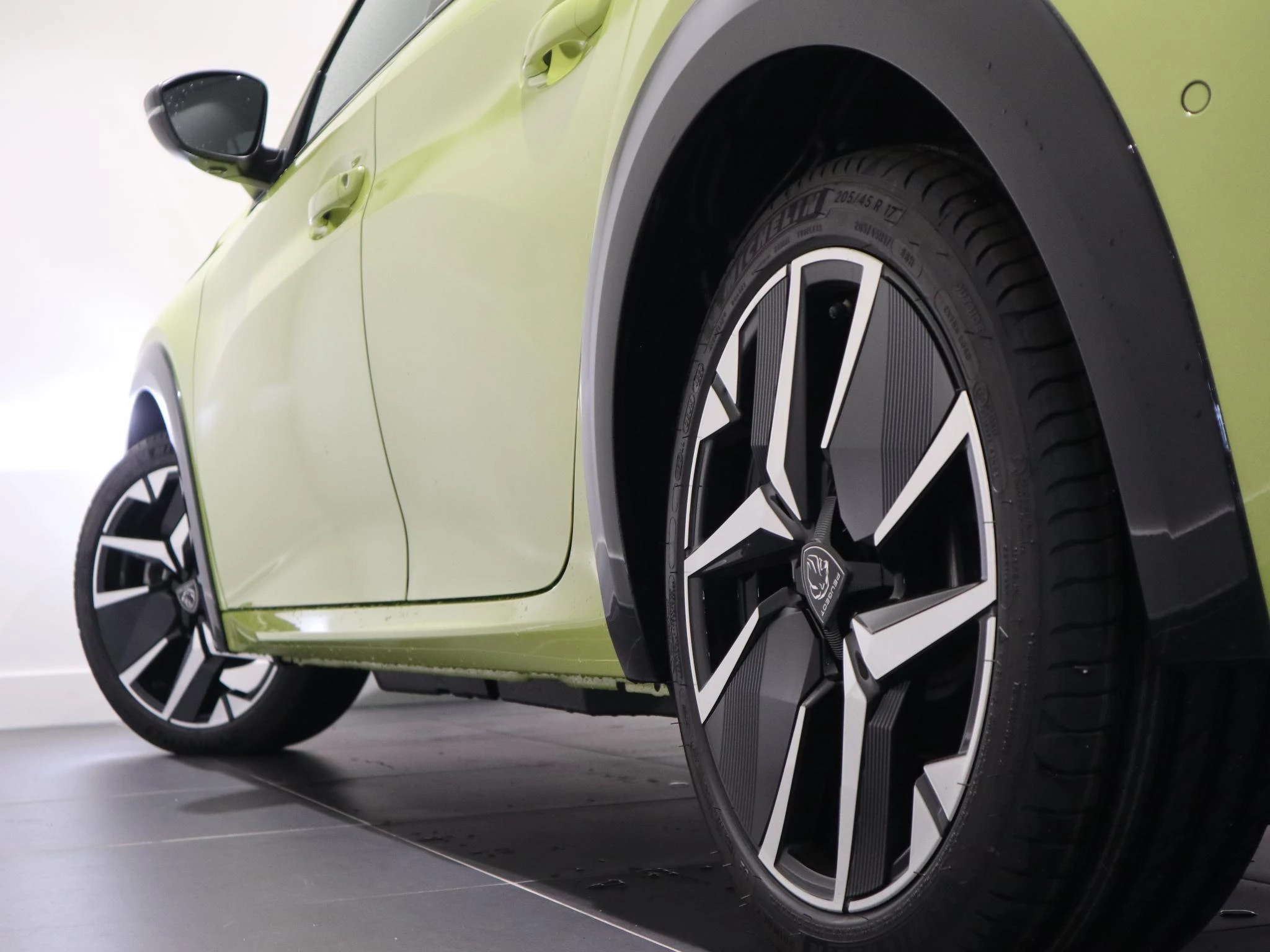 Peugeot-e-208-image-5