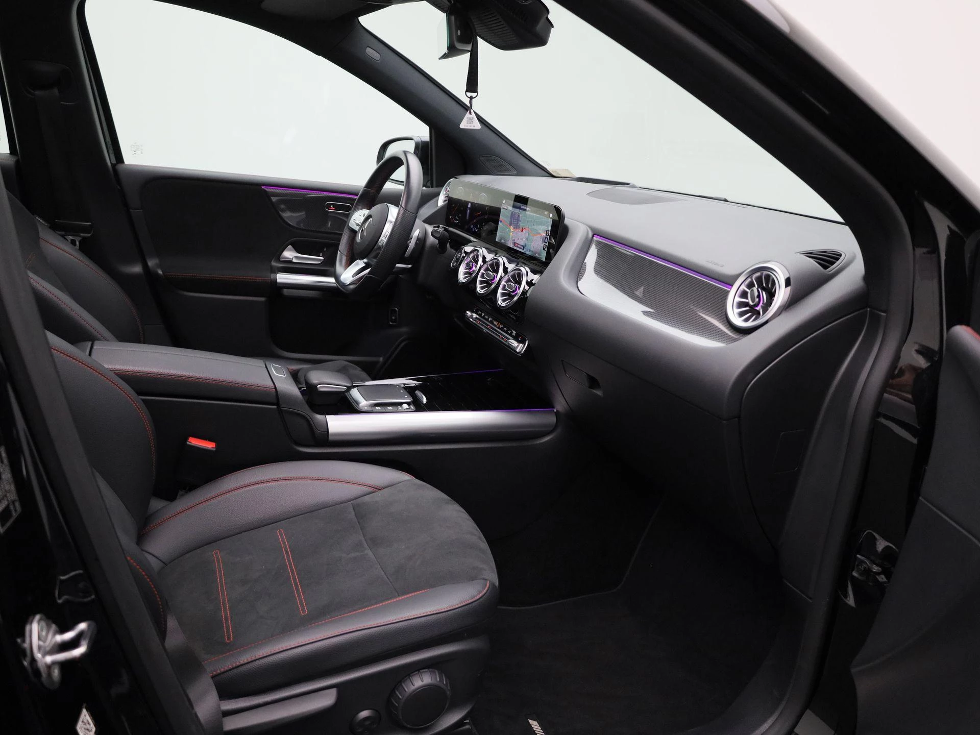 Mercedes-Benz-B-Klasse-image-35