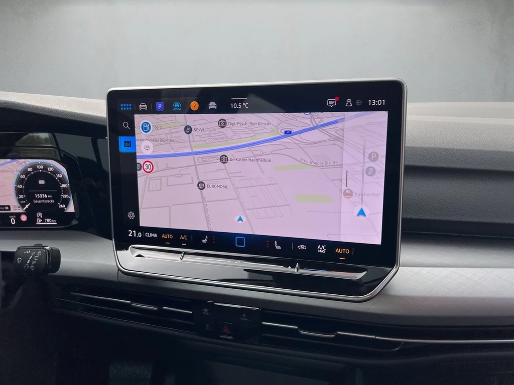 Volkswagen Golf VIII Lim. 1.5 eTSI DSG Life *Kamera*Navi*