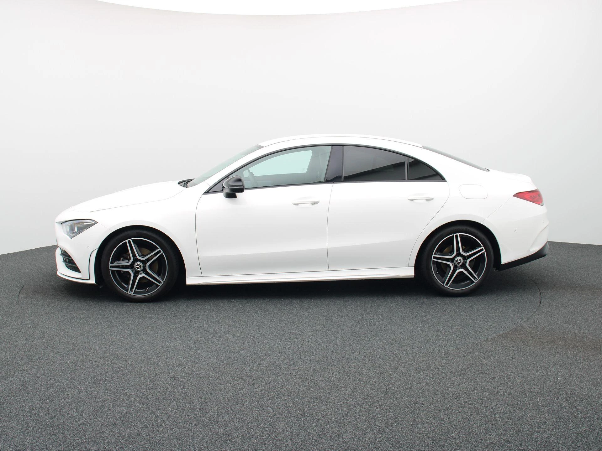Mercedes-Benz-CLA-image-3