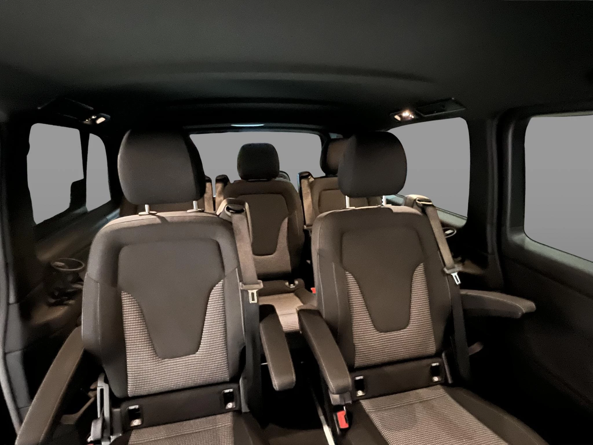 Mercedes-Benz-Classe V-image-10