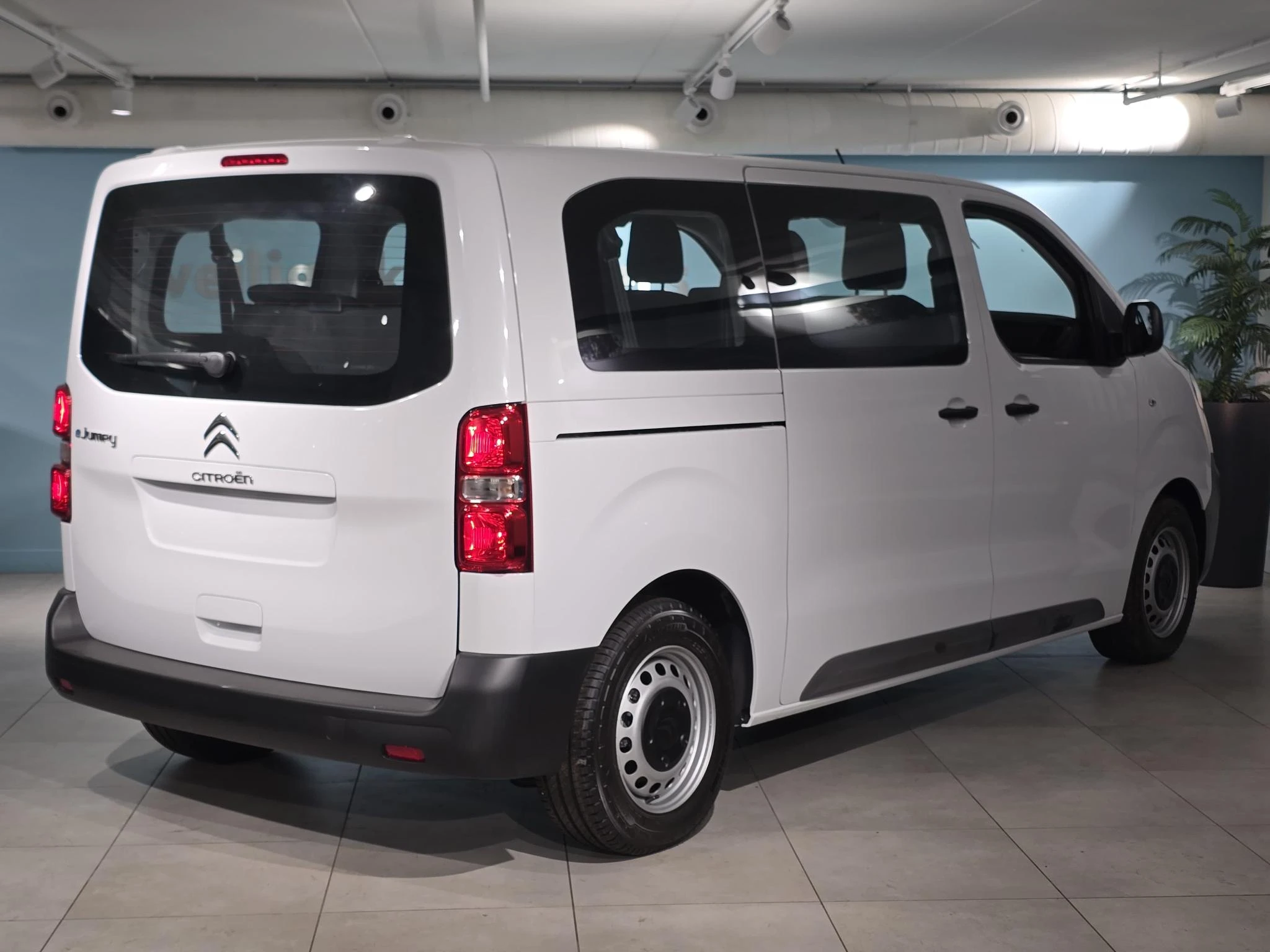 Citroën-ë-Jumpy-image-3