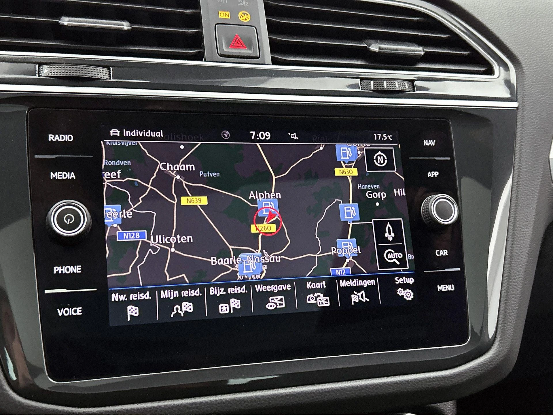 Volkswagen-Tiguan-image-29