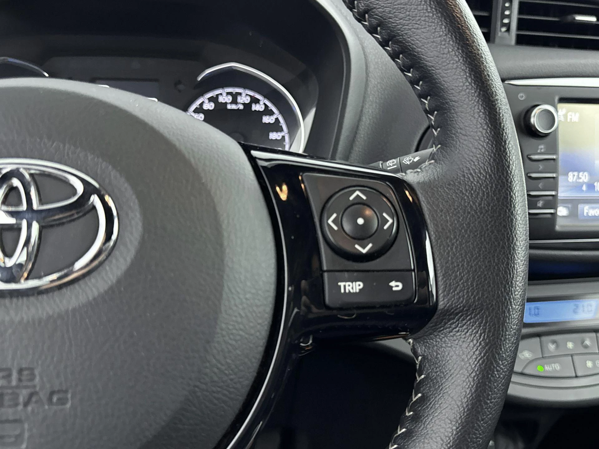 Toyota-Yaris-image-14