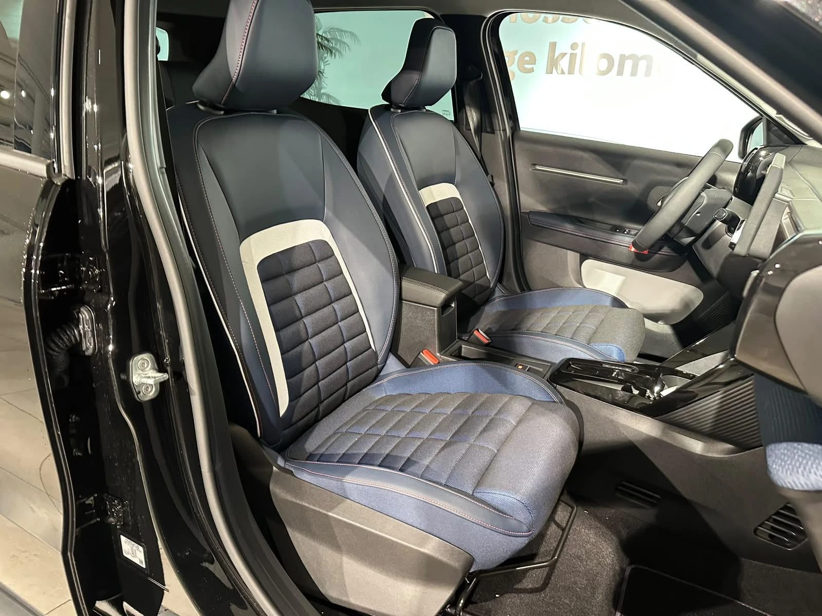 Citroën-ë-C3 Aircross-image-6