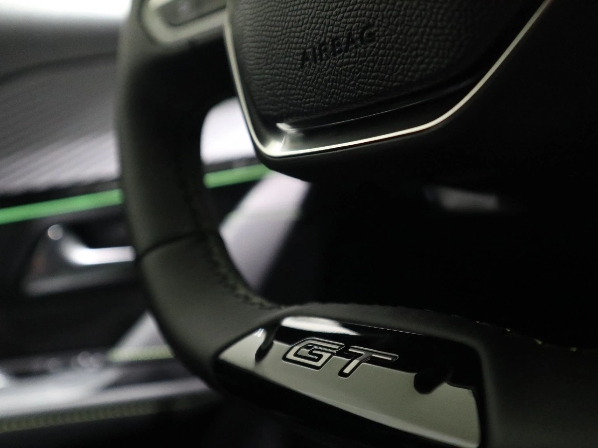 Peugeot-e-208-image-24