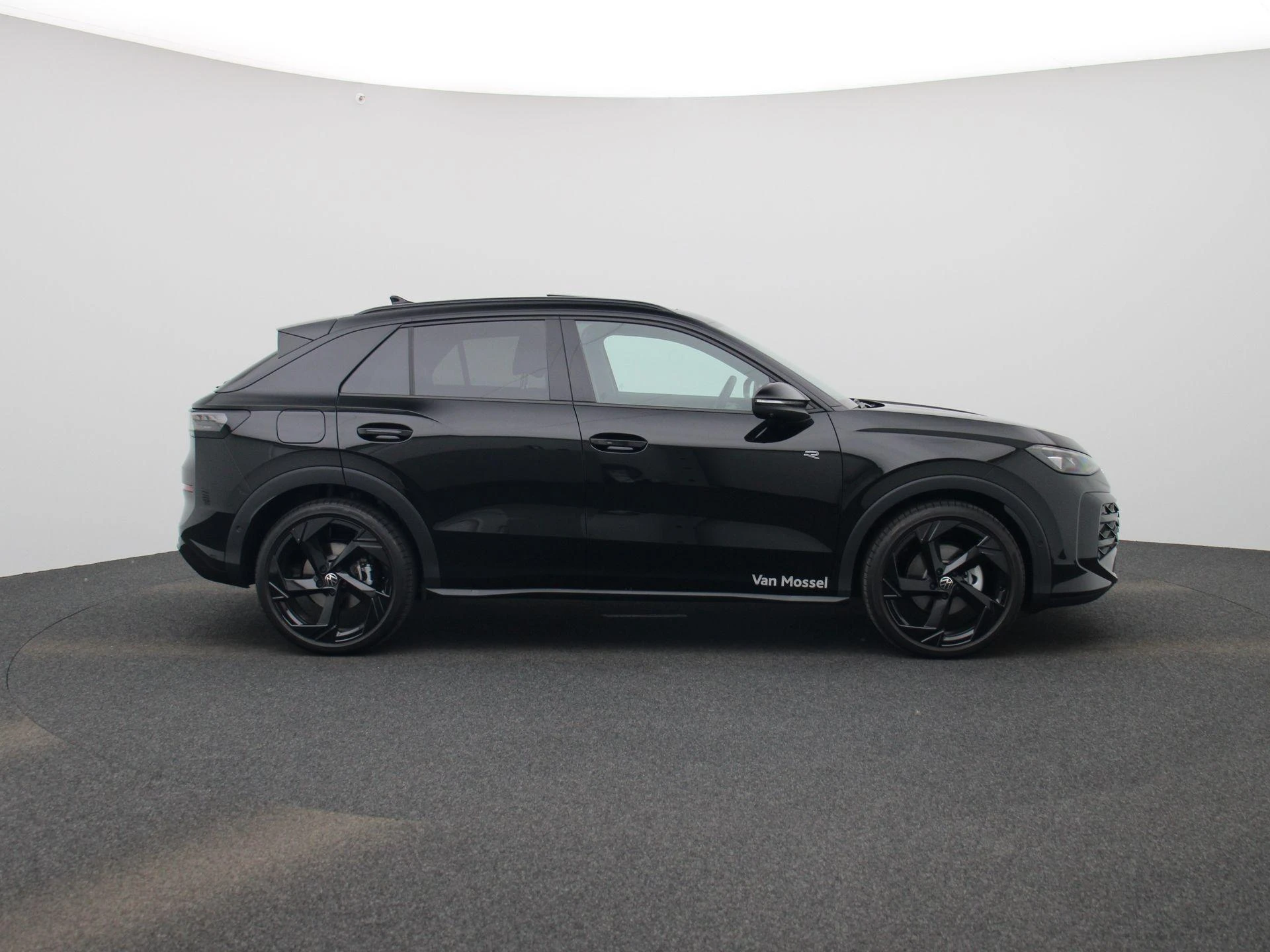 Volkswagen-T-Roc-image-5