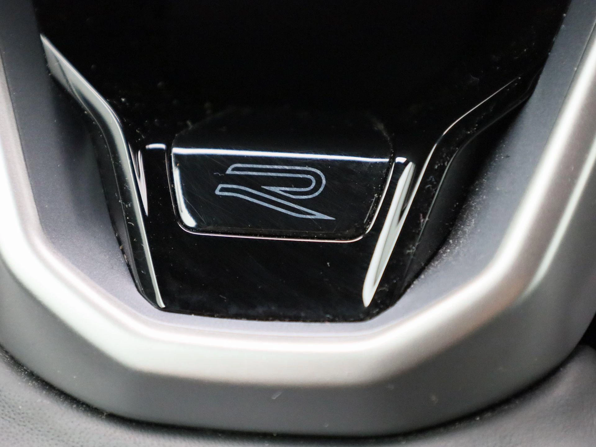 Volkswagen-Polo-image-21