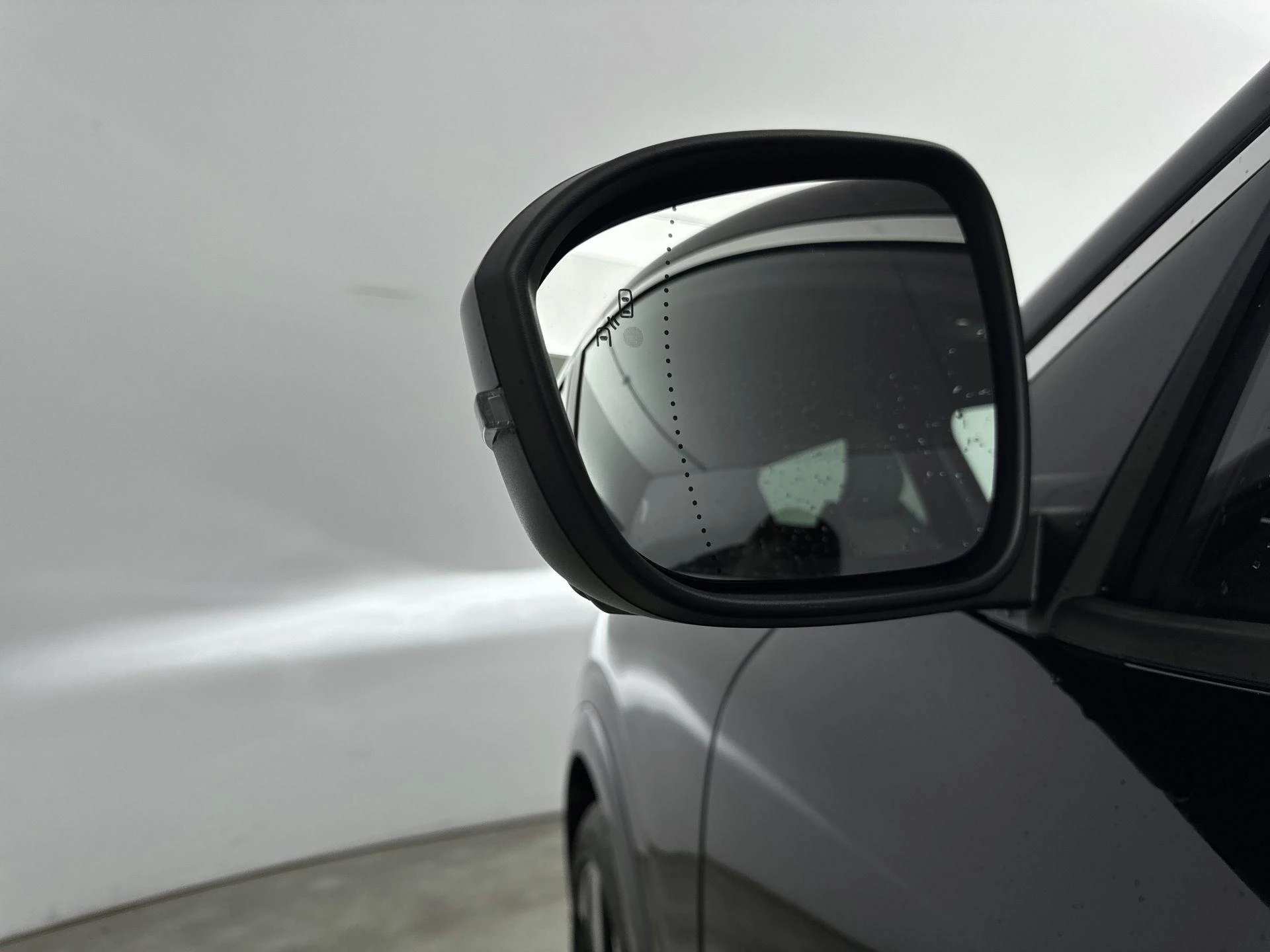 Renault-Megane E-Tech-image-17